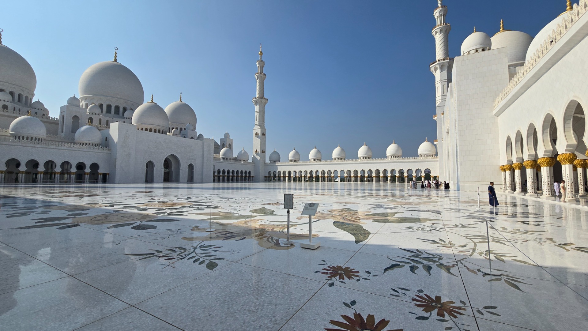 Emirates, Abu Dhabi
