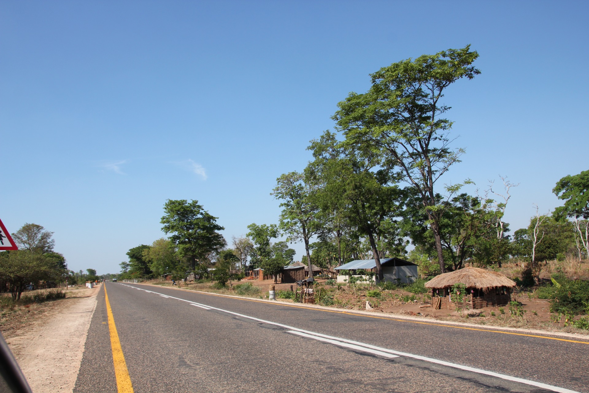 Paisagens ao longo da estrada de Vilanculos à Beira