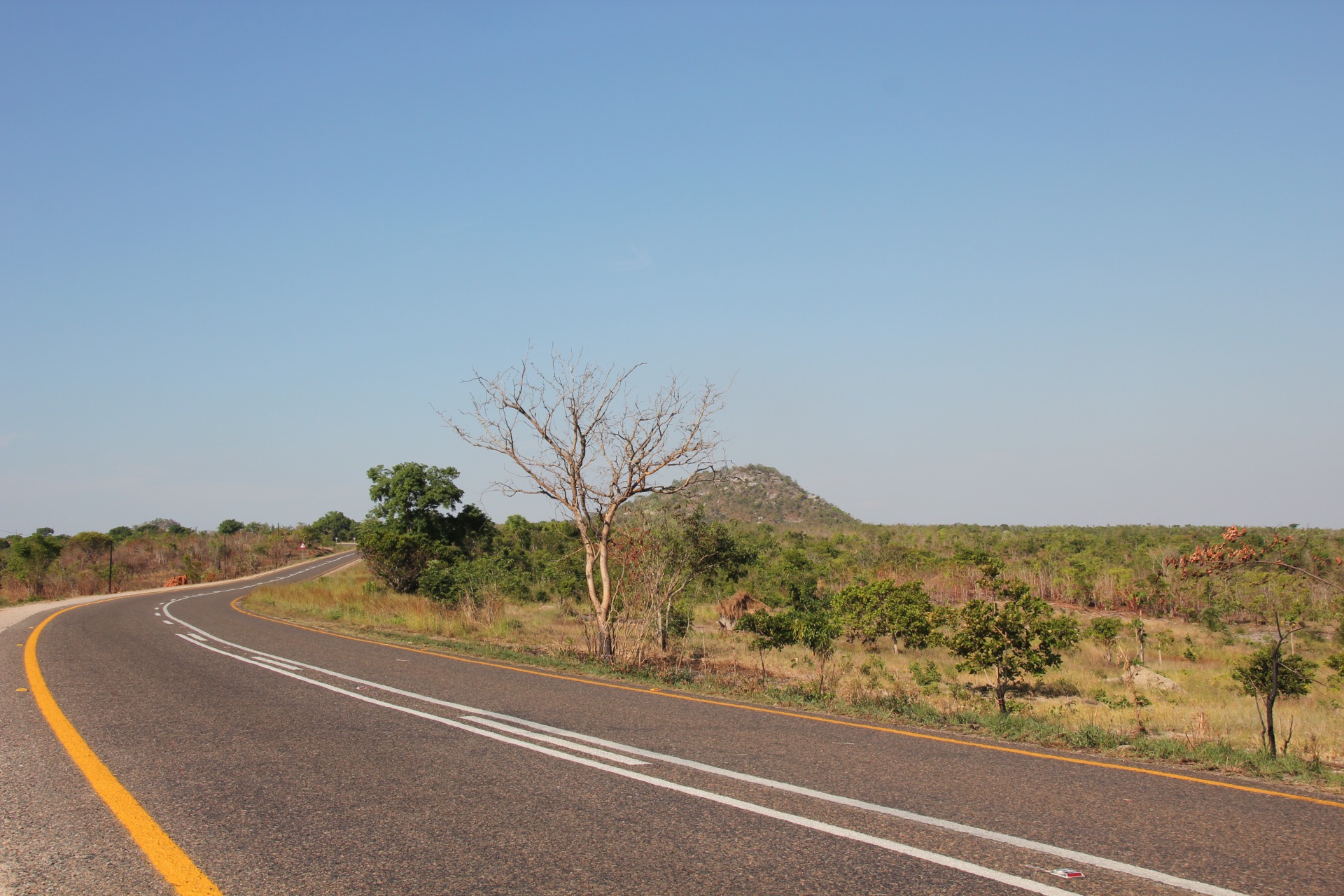 Paisagens ao longo da estrada de Vilanculos à Beira