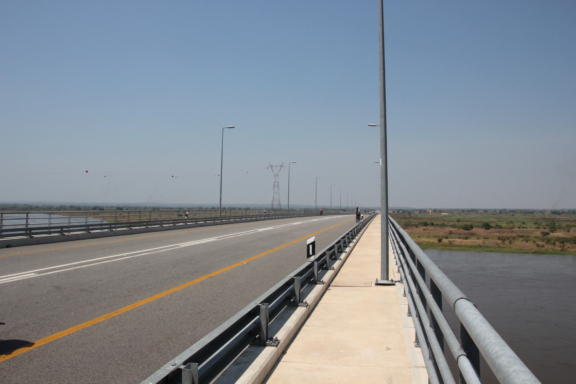 Paisagens ao longo da estrada da Beira a Nampula