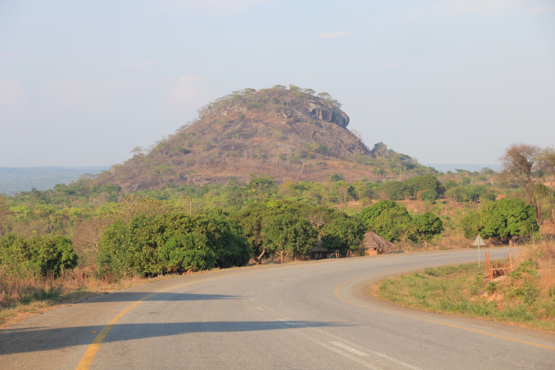 Paisagens ao longo da estrada da Beira a Nampula