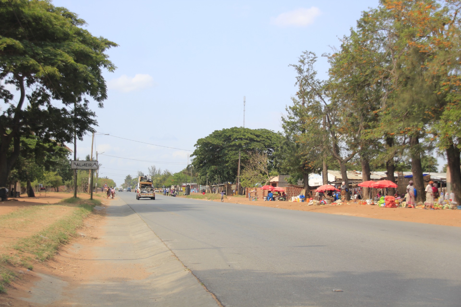 Paisagens ao longo da estrada de Maputo a Bilene