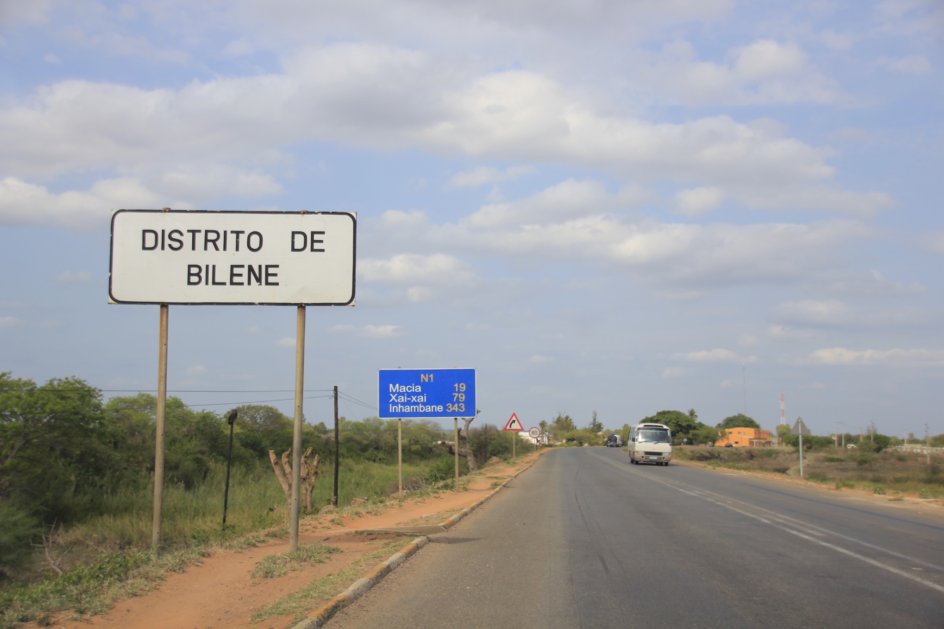 Paisagens ao longo da estrada de Maputo a Bilene