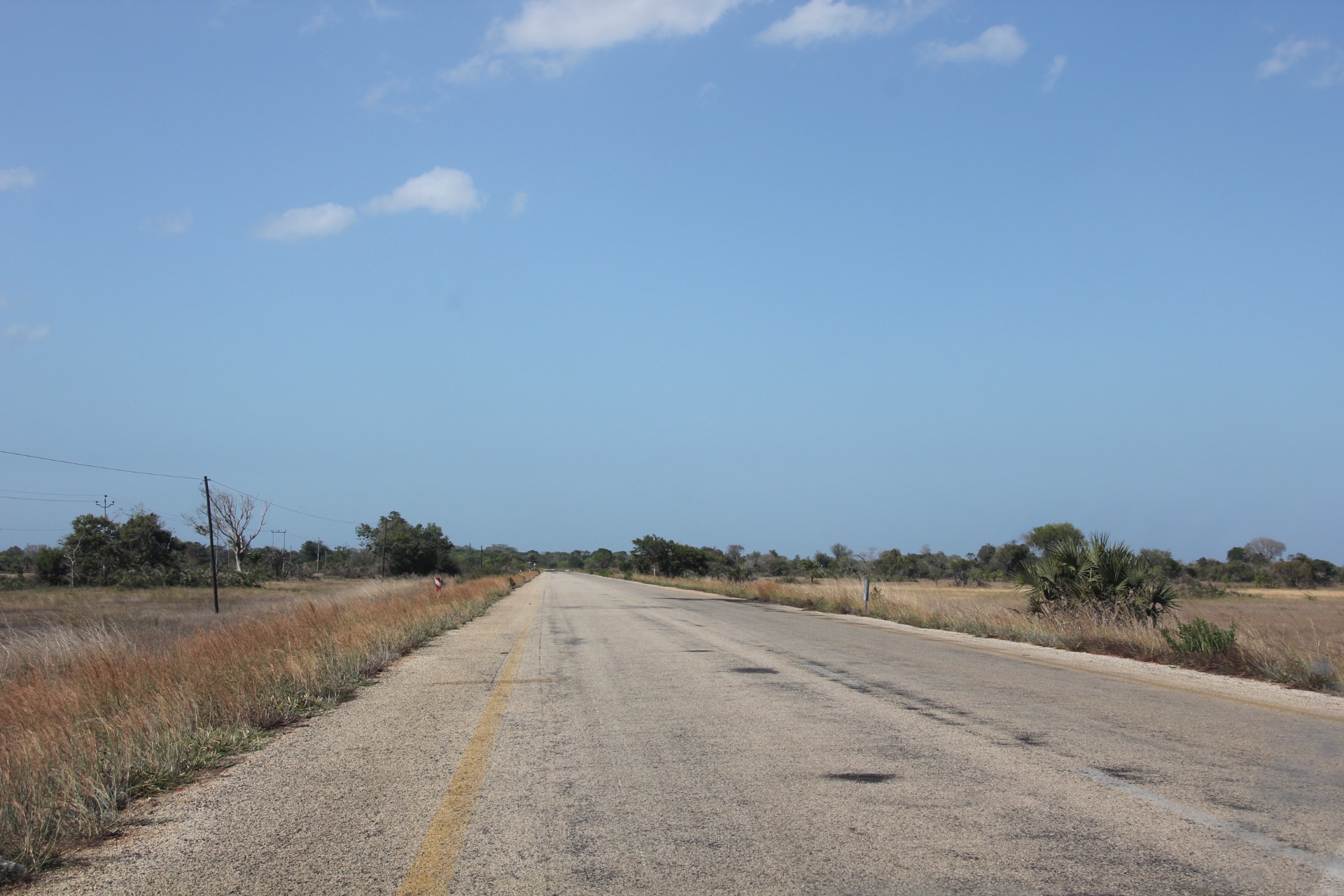 Paisagens ao longo da estrada de Inhambane a Vilanculos