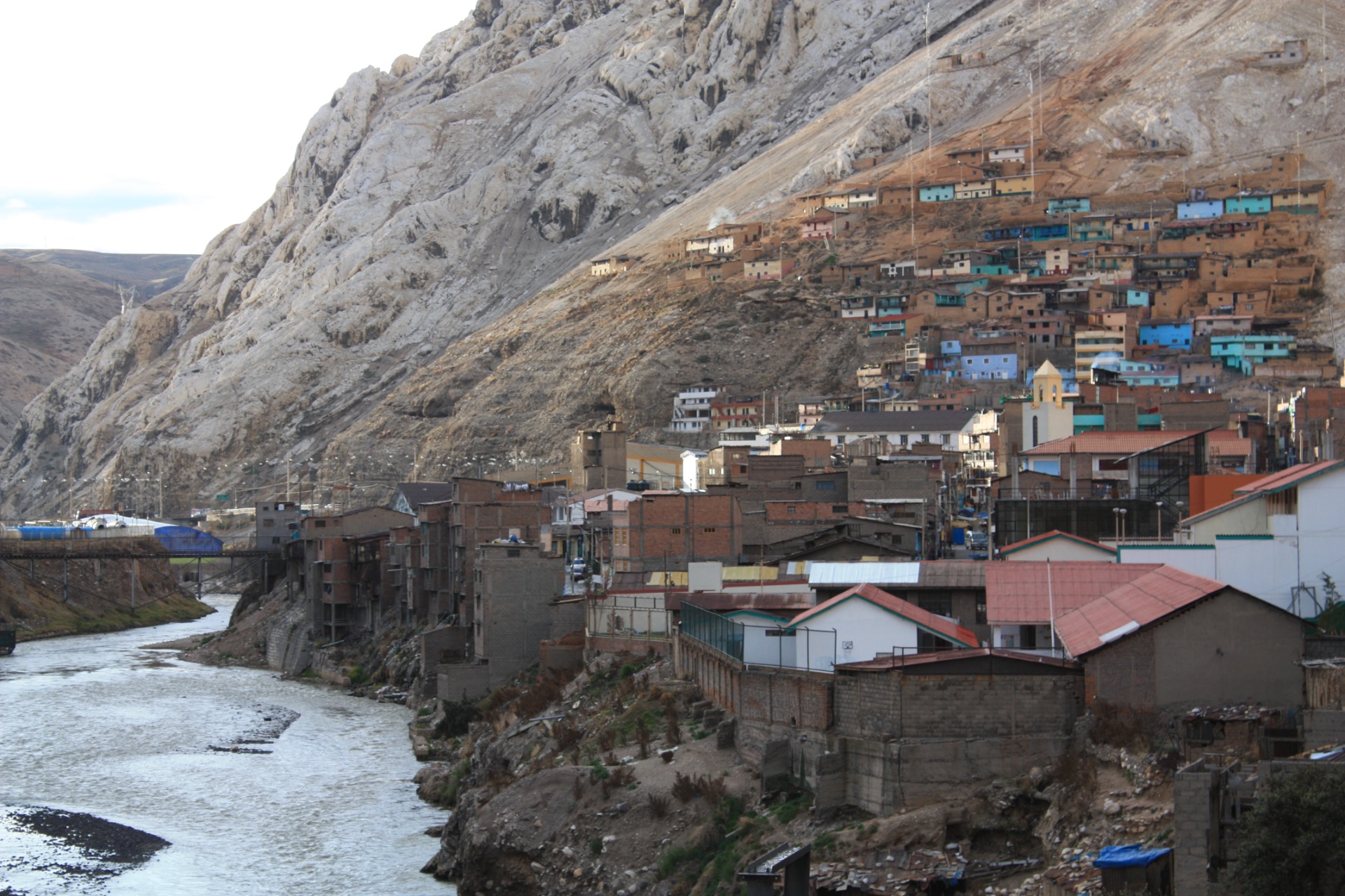 La Oroya, cidade mineira. Peru