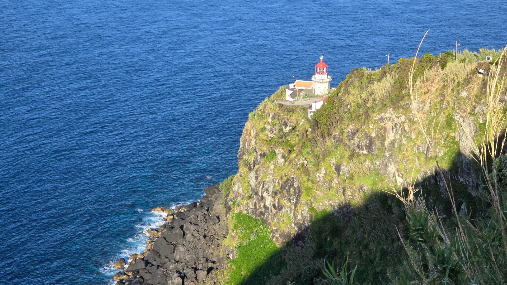 Farol da Ponta do Arnel. Ilha de São Miguel