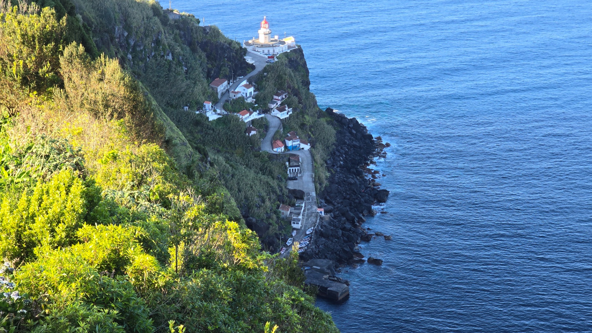 Farol da Ponta do Arnel. Ilha de São Miguel