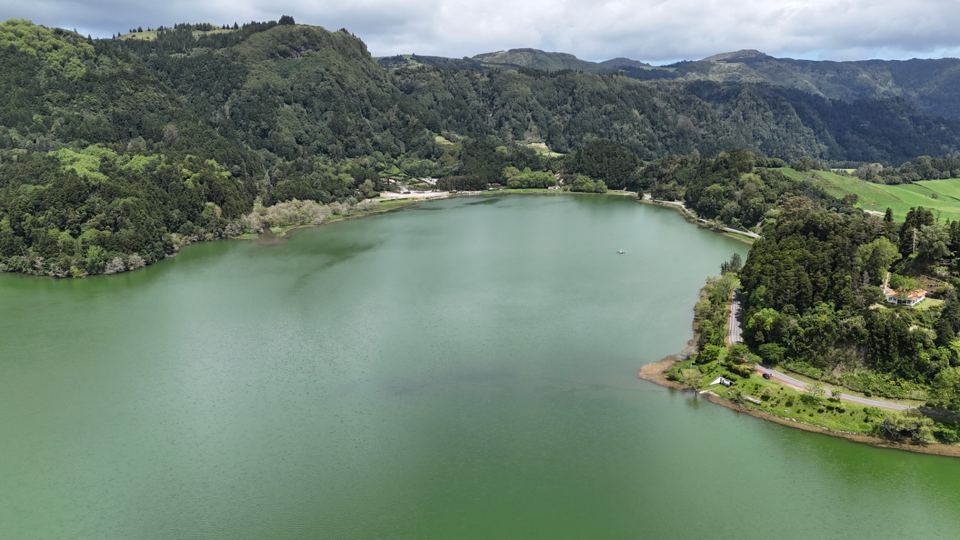 Furnas e o famoso cozido das Furnas. Ilha de São Miguel