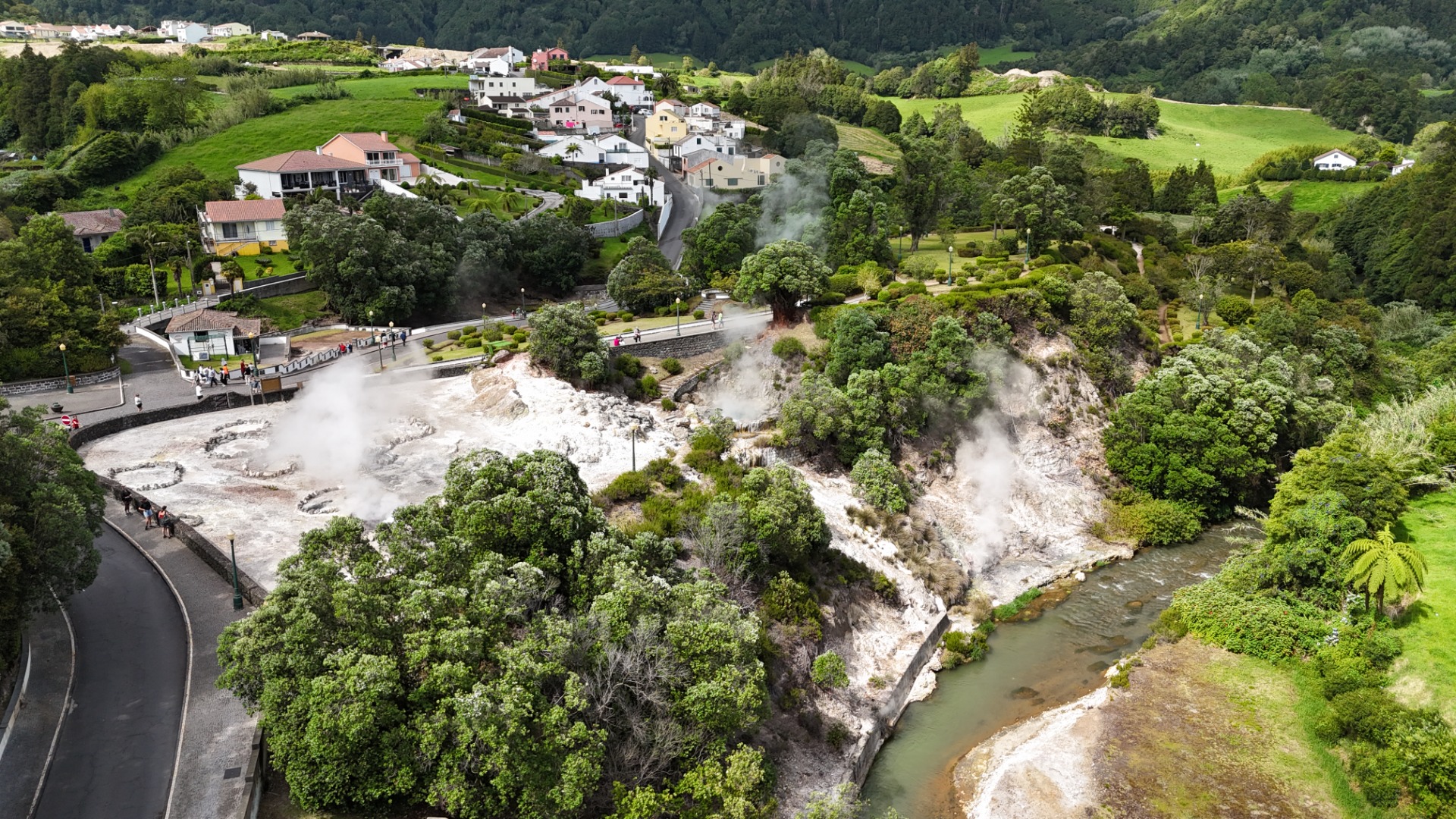 Furnas e o famoso cozido das Furnas. Ilha de São Miguel