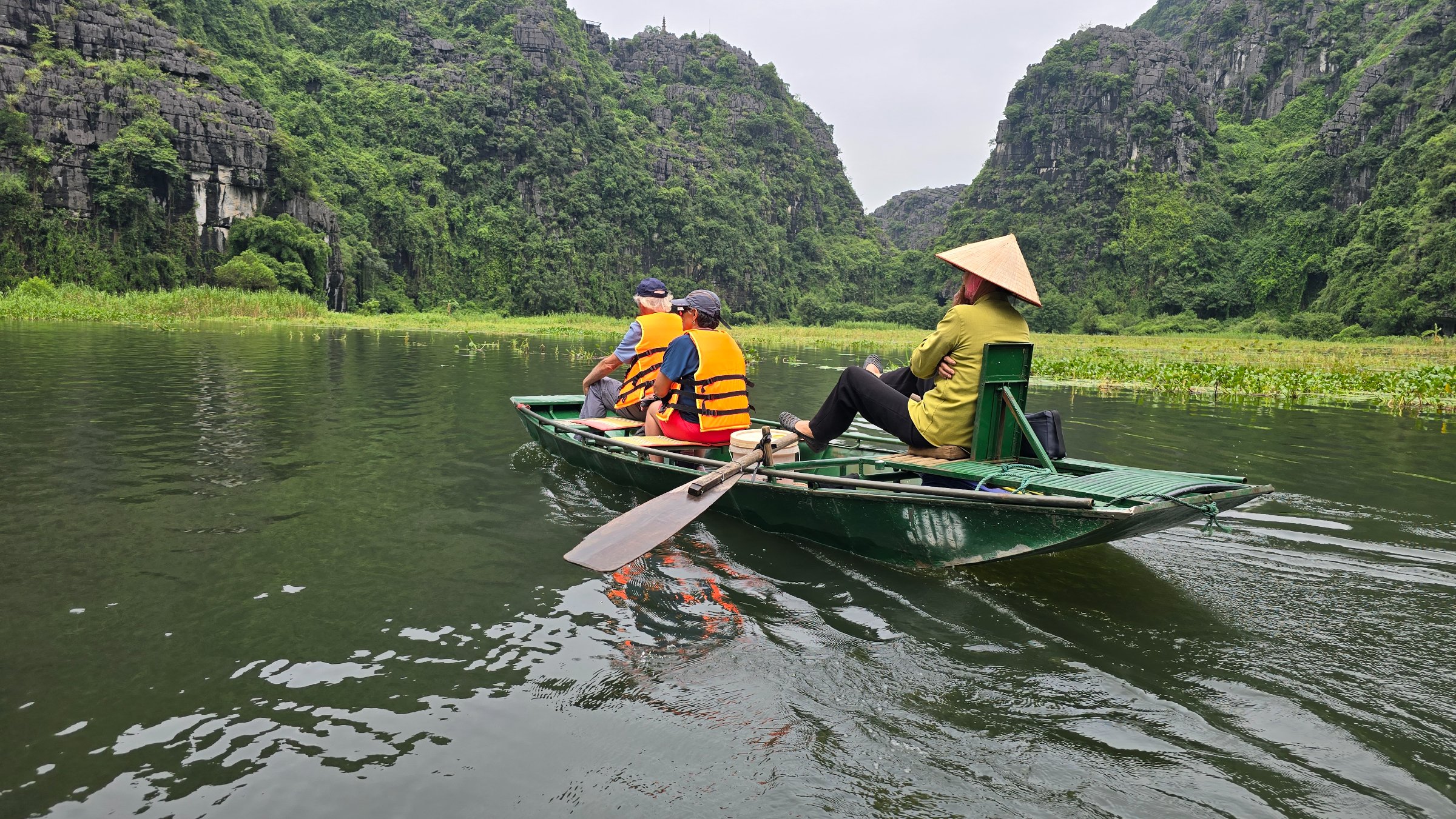Fazendo como base Hanói fomos visitar Ninh Binh
