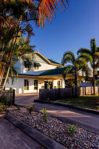 Shamrock Gardens Motel