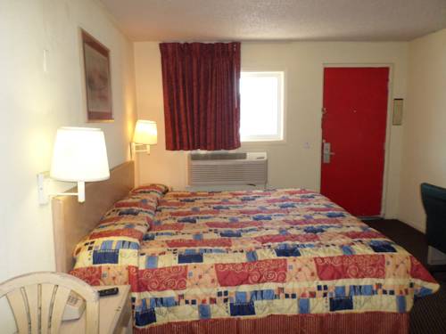 Camelot Inn Elyria