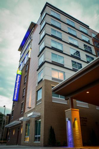 Holiday Inn Express & Suites Downtown Louisville