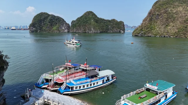 Ha Long Bay, Hanoi - Vietname
