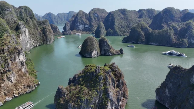 Ha Long Bay, Hanoi - Vietname
