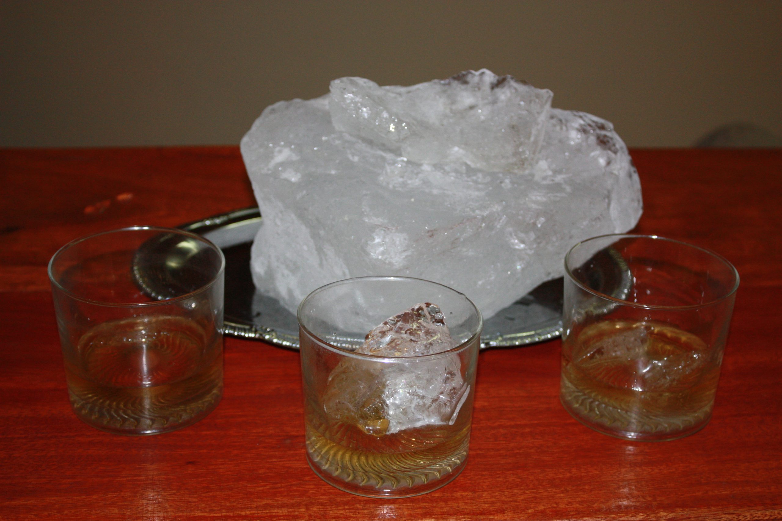 Tomando whisky com gelo milenar do Glaciar Perito Moreno