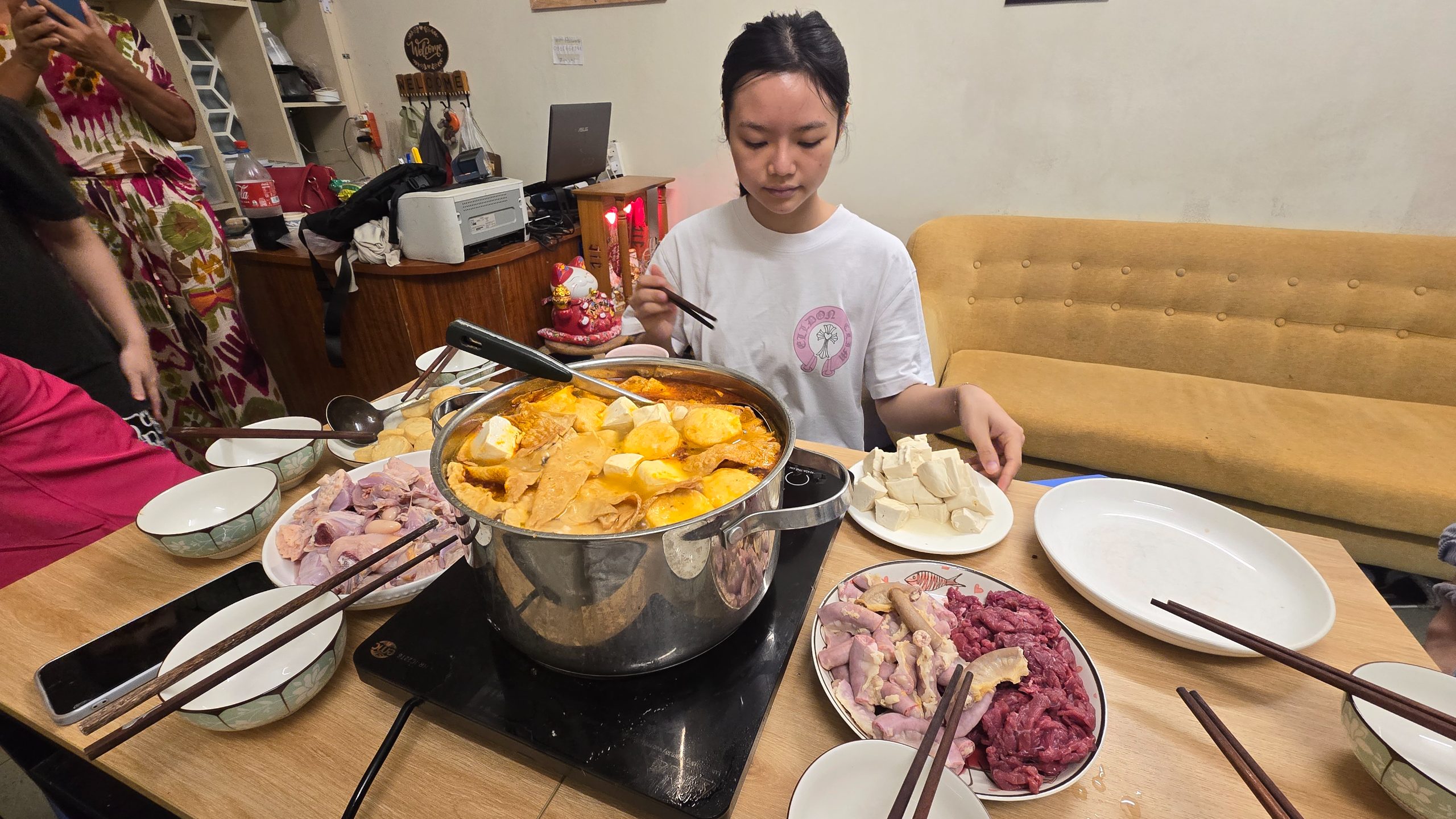 A Dona do Hotel em Hanoi convidou-nos para um jantar típico